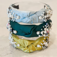 Load image into Gallery viewer, Khloe Knotted Pearl Headband